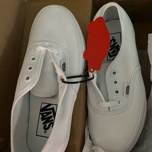 White Vans Low Top Sneaker